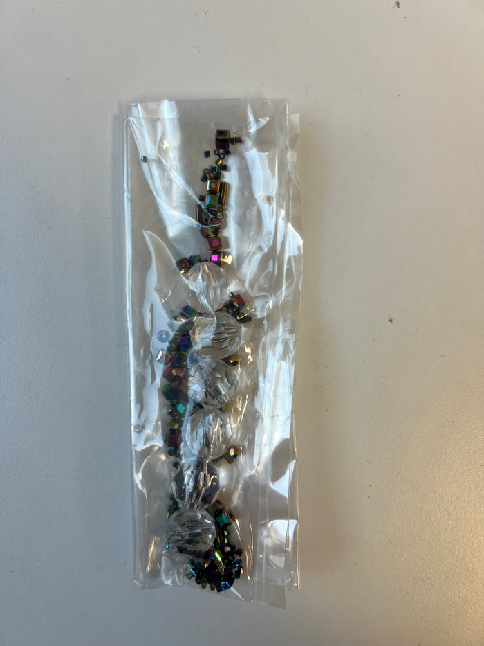 Clear + Iridescent Mix Beads 25g