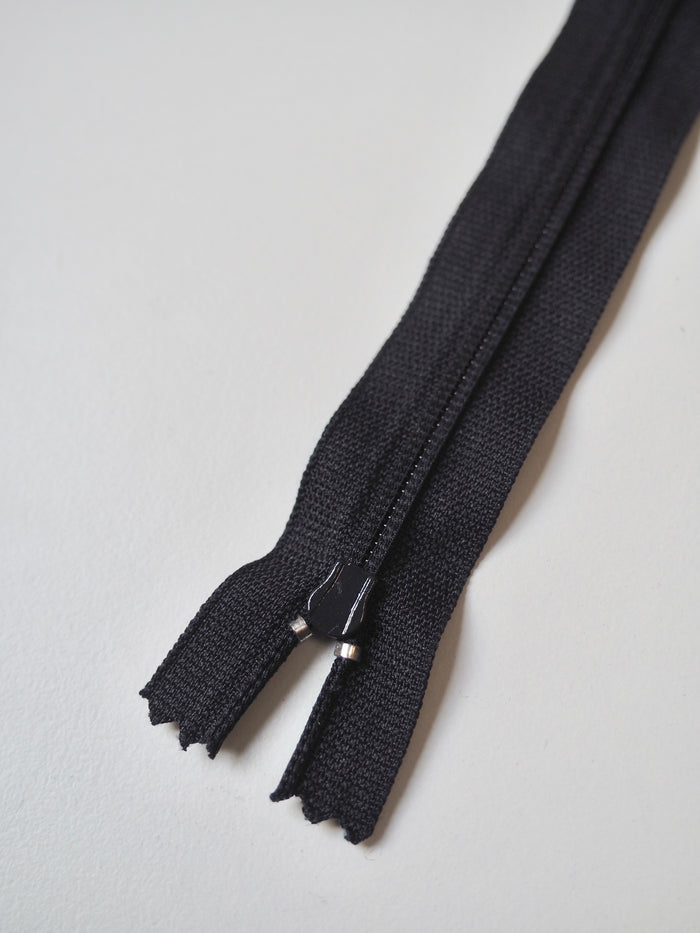 22cm/8.5inch Concealed Plastic Teeth Zips
