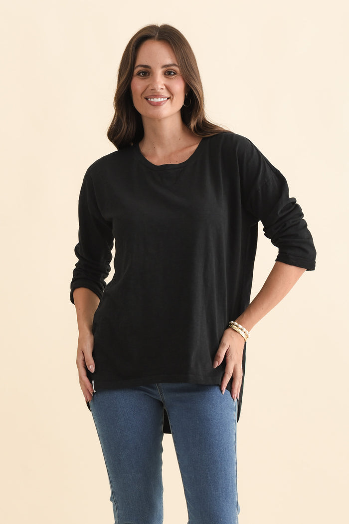 Annie Black Cotton Top,Brunette model,alt text|model:MJ