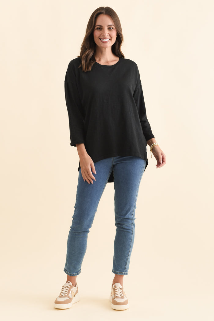 Annie Black Cotton Top,Brunette model,alt text|model:MJ