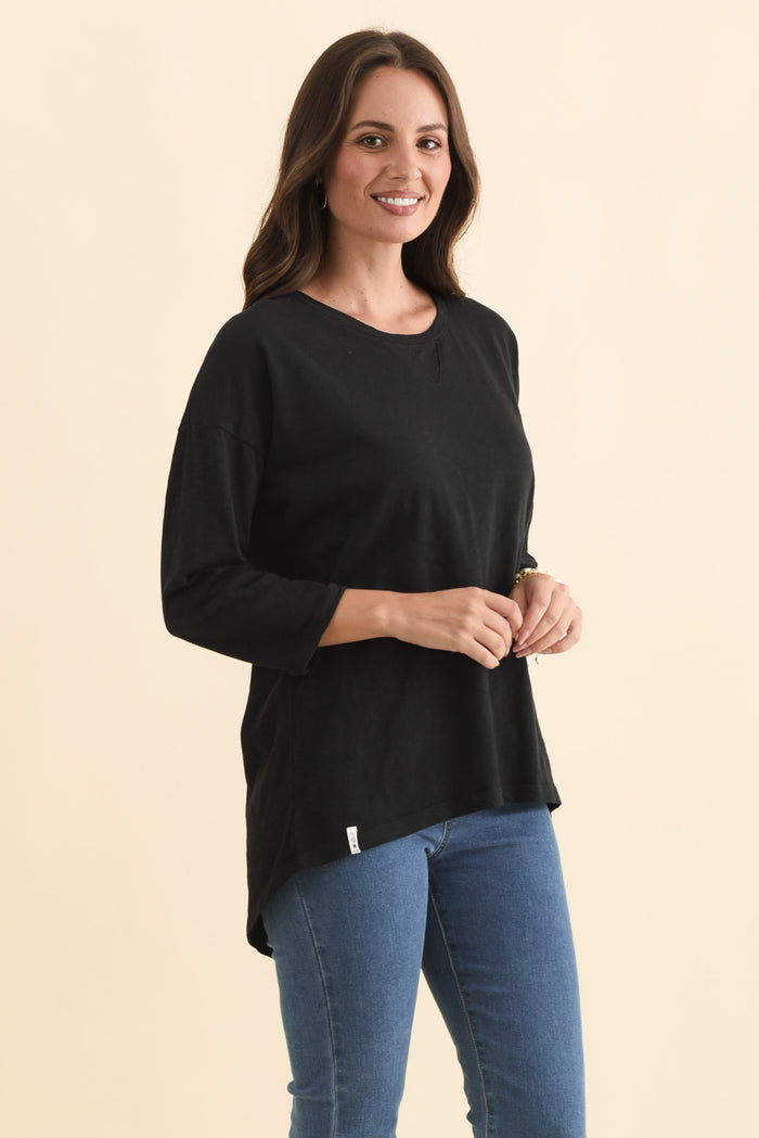 Annie Black Cotton Top,Brunette model,alt text|model:MJ