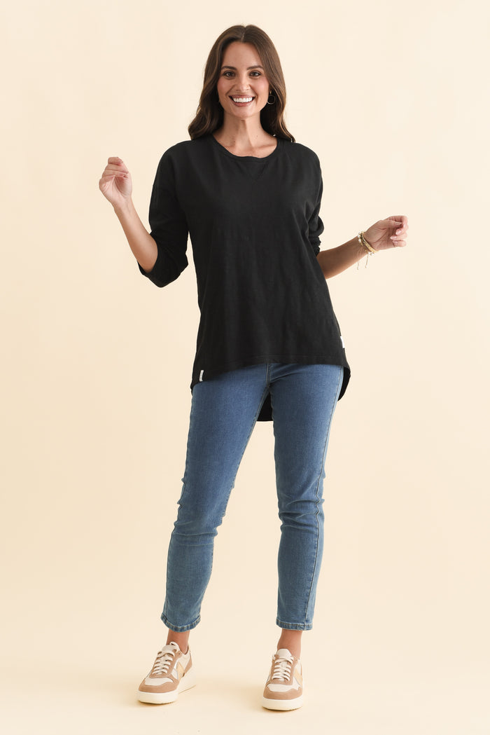 Annie Black Cotton Top,Brunette model,alt text|model:MJ