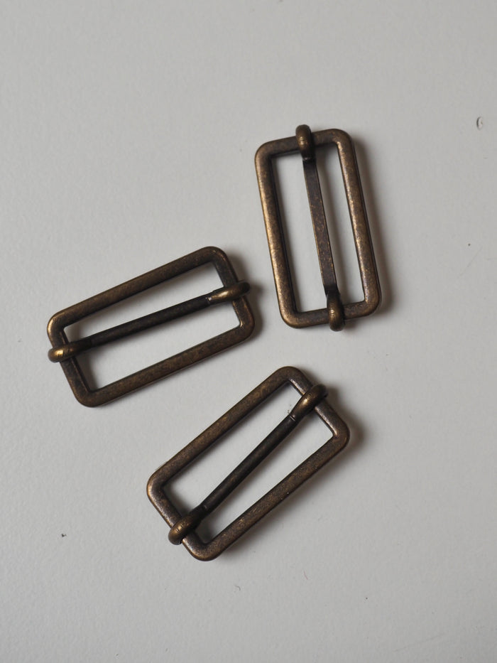 Antique Brass Tri-Slider 28mm