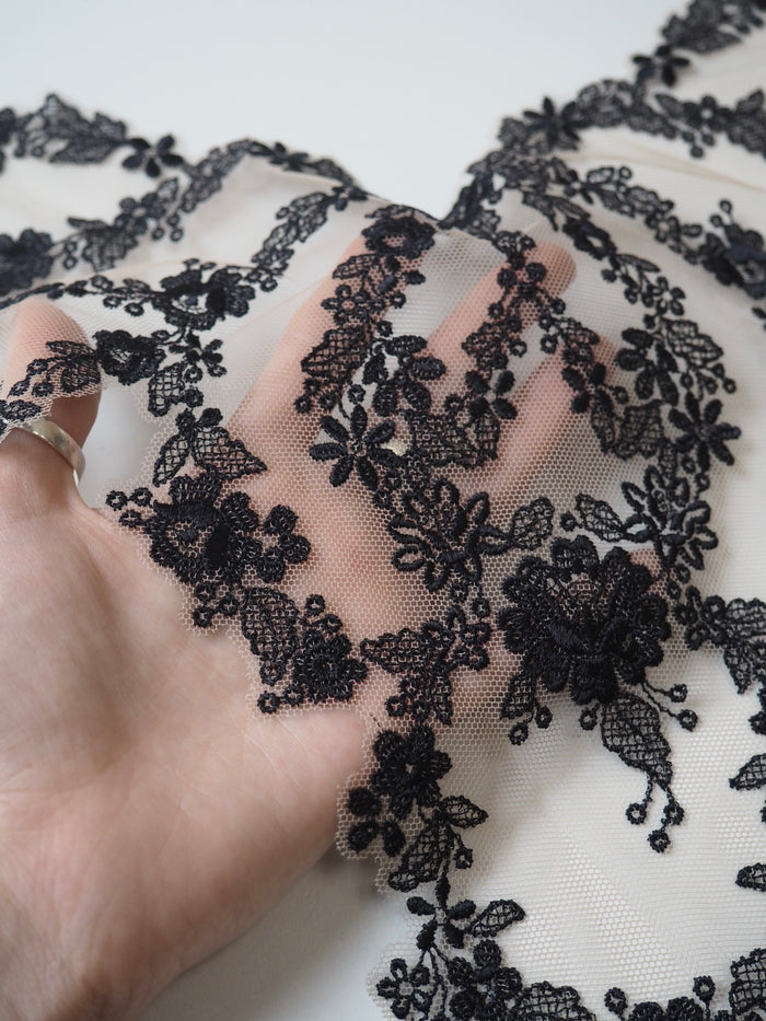 Black + Beige Floral Lace Trim Piece 30x31cm