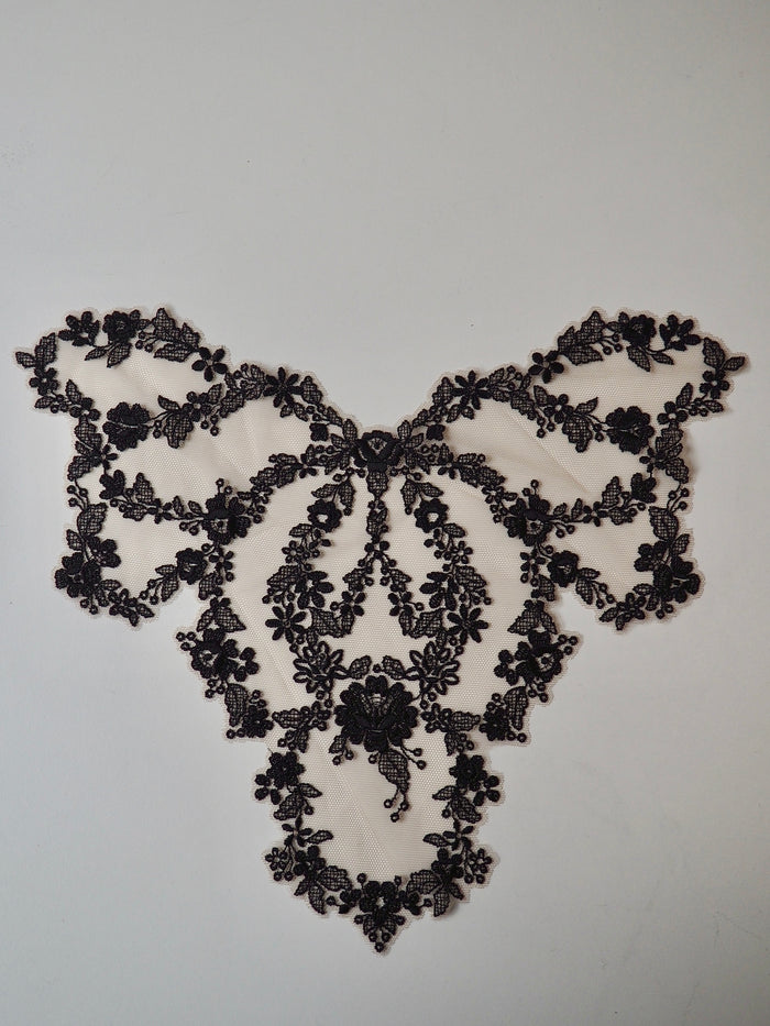 Black + Beige Floral Lace Trim Piece 30x31cm