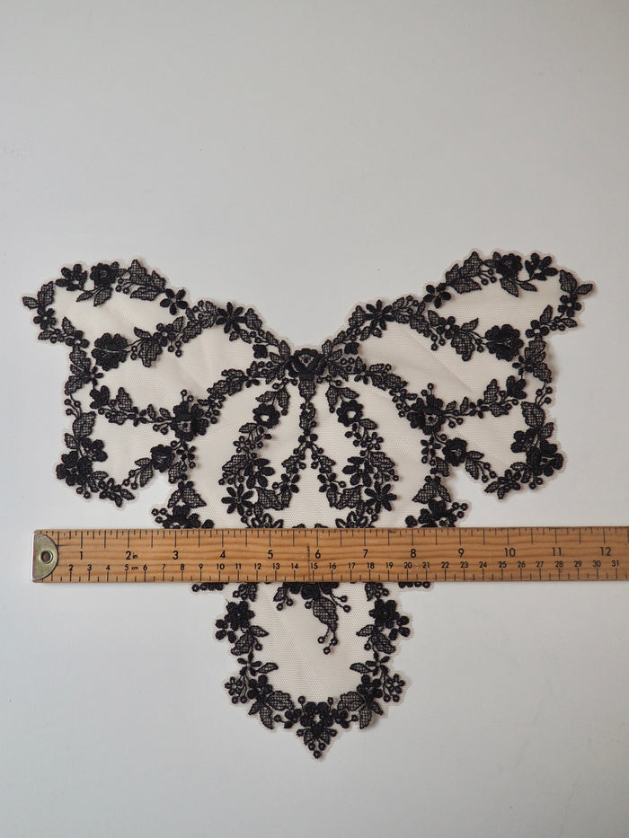 Black + Beige Floral Lace Trim Piece 30x31cm