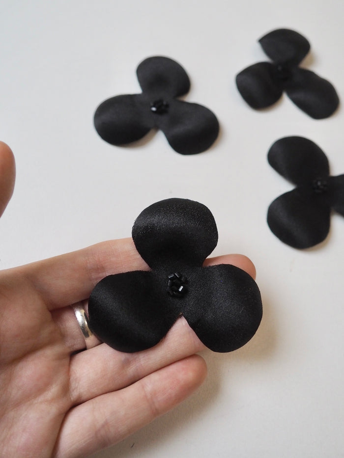 Black Blossom Appliqué 60mm
