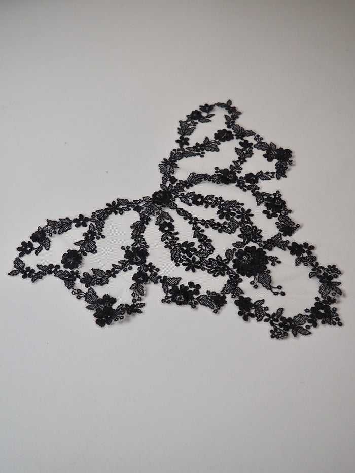 Black + Cream Floral Lace Trim Piece 30x31cm