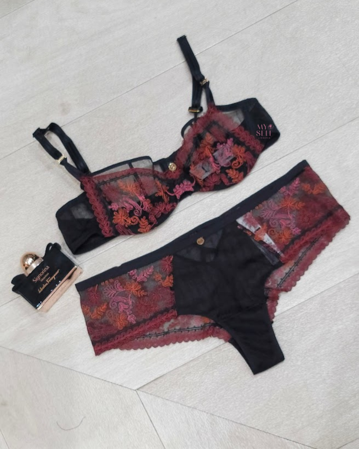 Chantelle 16Q4 Black Flowers New Romance Hipster myselflingerie.com