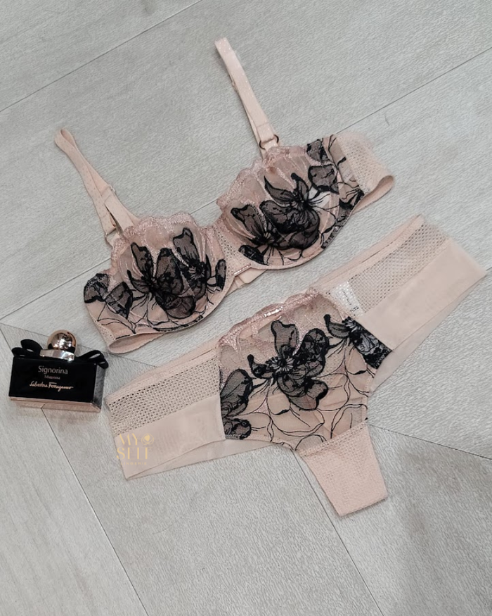 Chantelle 12Q4 Golden Beige/Black Fleurs Hipster myselflingerie.com