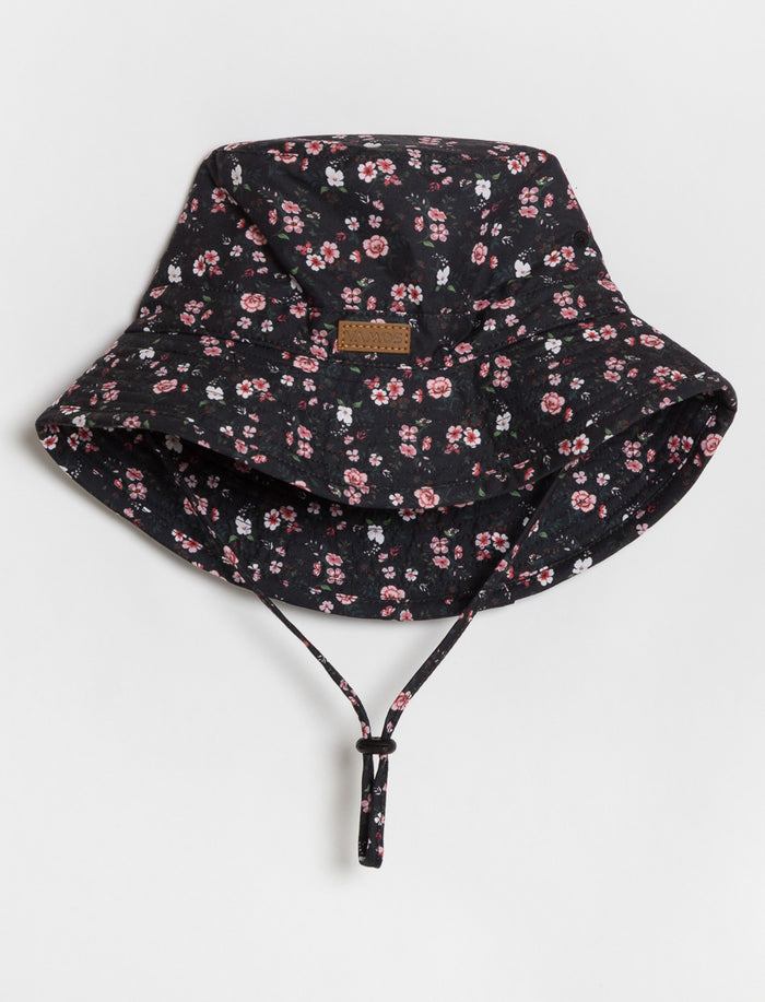 Chapeau cloche fleuri