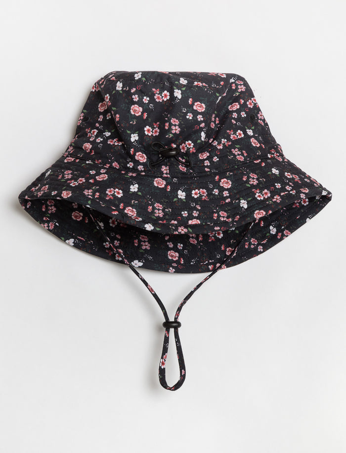 Chapeau cloche fleuri
