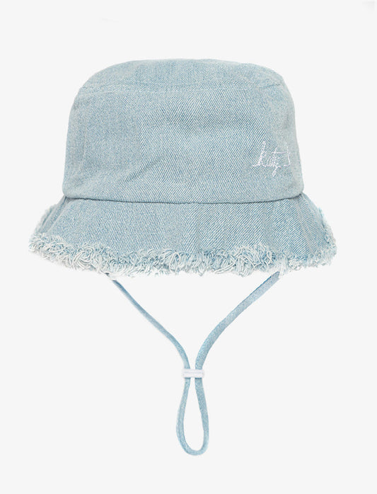 Chapeau de soleil effiloché