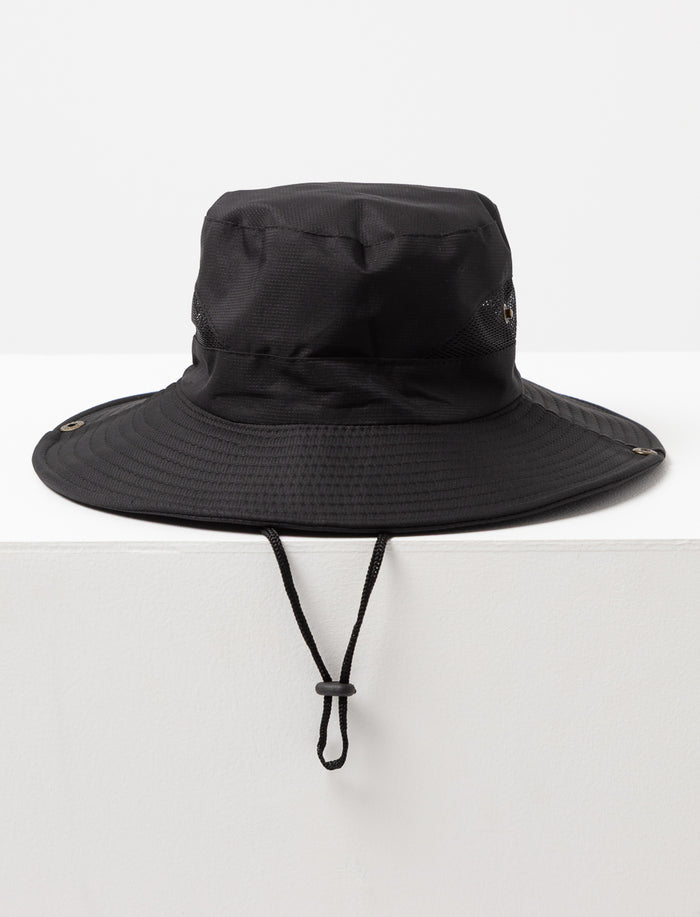 Chapeau en toile