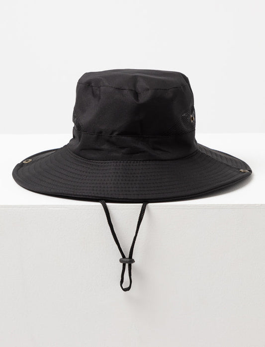 Chapeau en toile