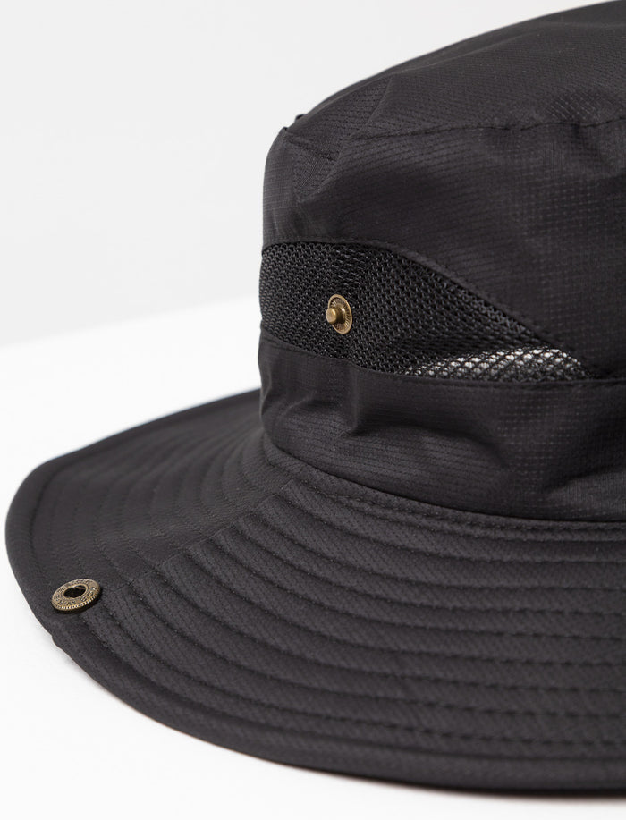 Chapeau en toile