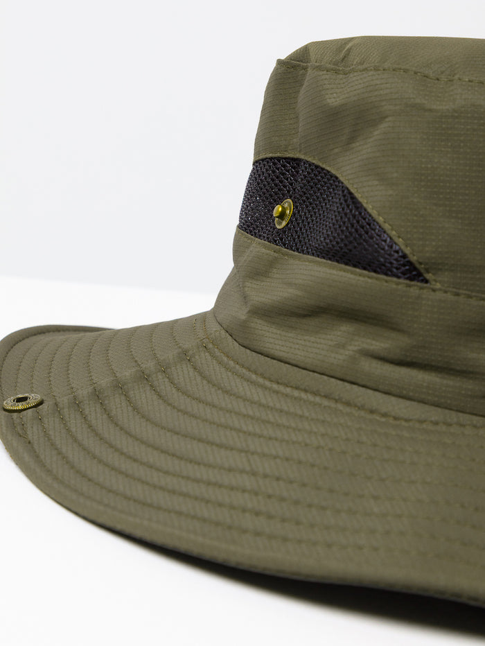 Chapeau en toile