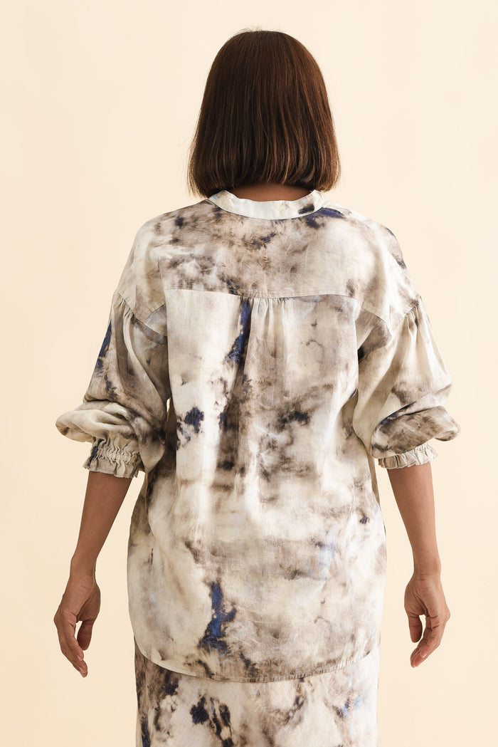 Curio Taupe Abstract Linen Blouse,Brunette model,alt text|model:Cara