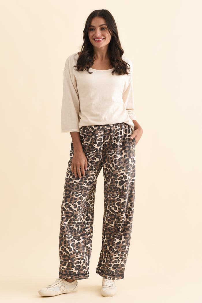 Days Brown Leopard Cotton Sweatpants,Brunette model,alt text|model:Brontie