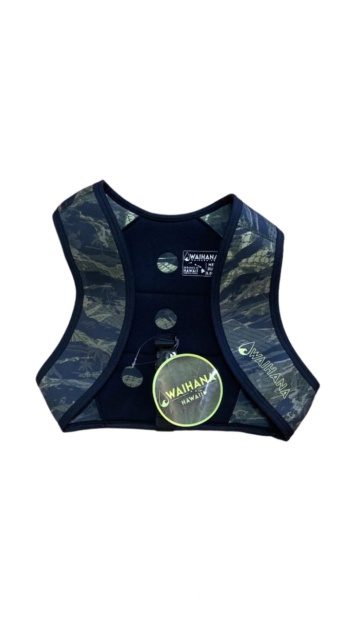 Close-up of Freediving Weight Vest buckle and quick-release fastening