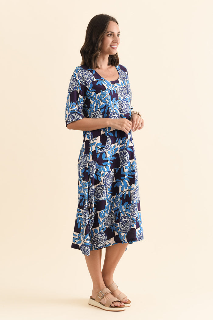 Hailee Navy Flower Linen Cotton Dress,Brunette model,alt text|model:MJ