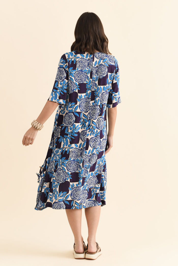 Hailee Navy Flower Linen Cotton Dress,Brunette model,alt text|model:MJ