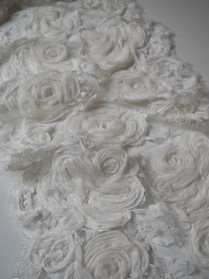 Ivory Appliqué Rose Lace Trim 30cm
