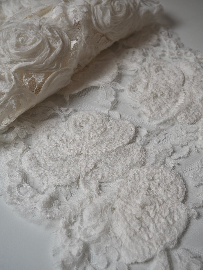 Ivory Appliqué Rose Lace Trim 30cm