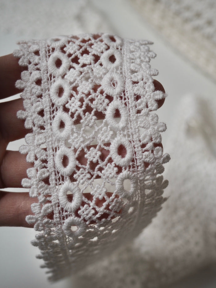 Ivory Cotton Daisy Scallop Lace Trim 60mm