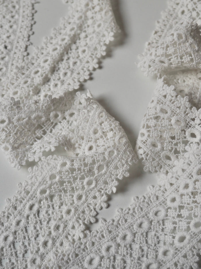 Ivory Cotton Daisy Scallop Lace Trim 60mm