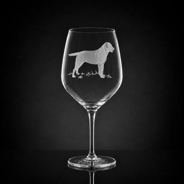 23 oz crystal red wine glass featuring a detailed sand-etched Black Lab design on a clear glass bowl.