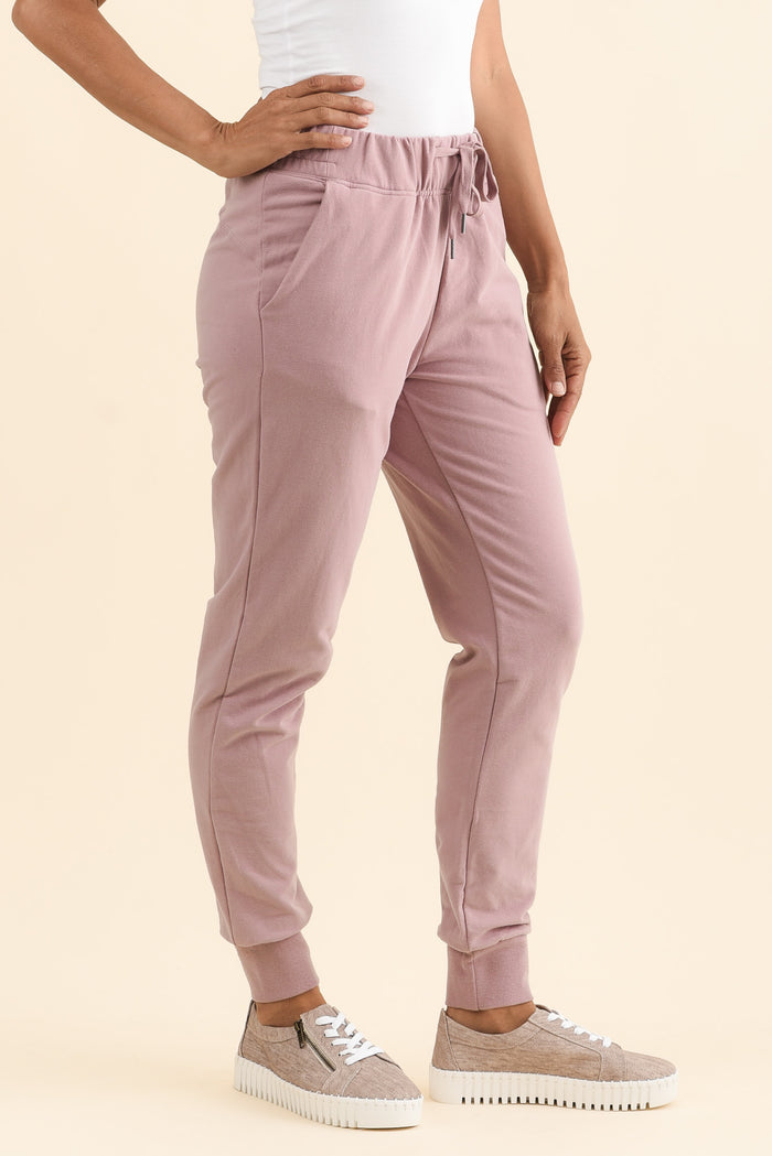 Lazy Days Blush Sweatpants,Brunette model,alt text|model:Cara