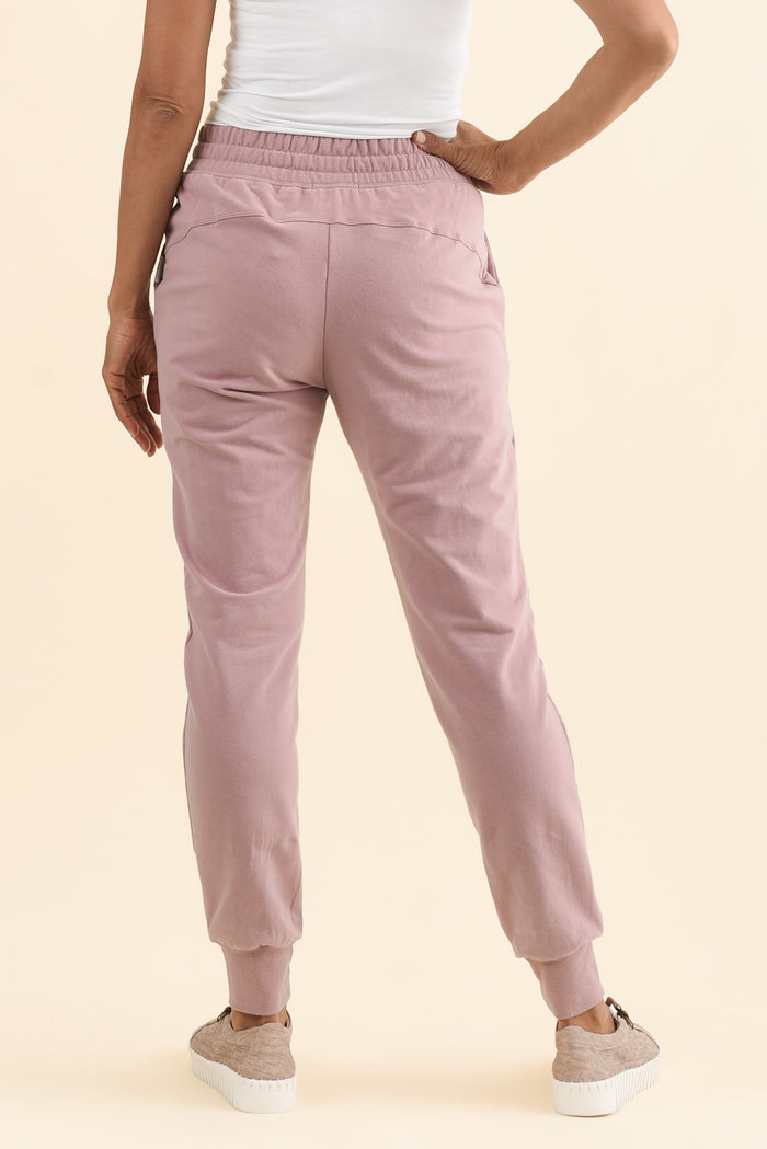 Lazy Days Blush Sweatpants,Brunette model,alt text|model:Cara