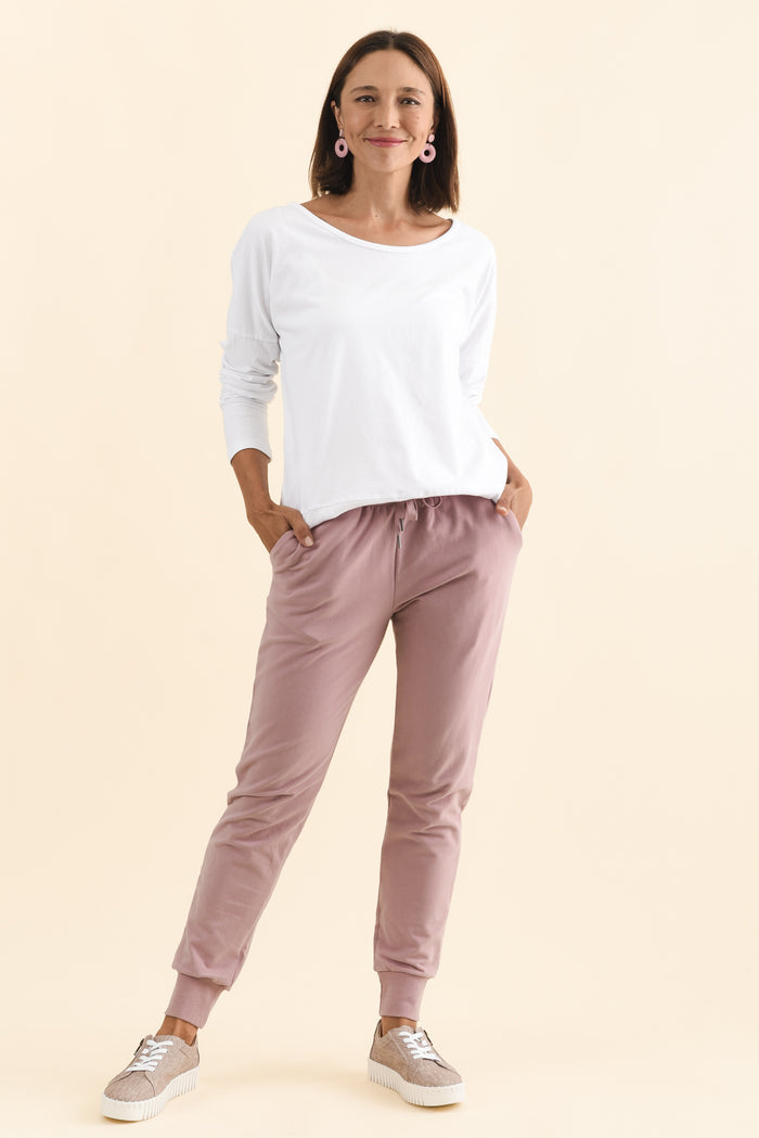 Lazy Days Blush Sweatpants,Brunette model,alt text|model:Cara