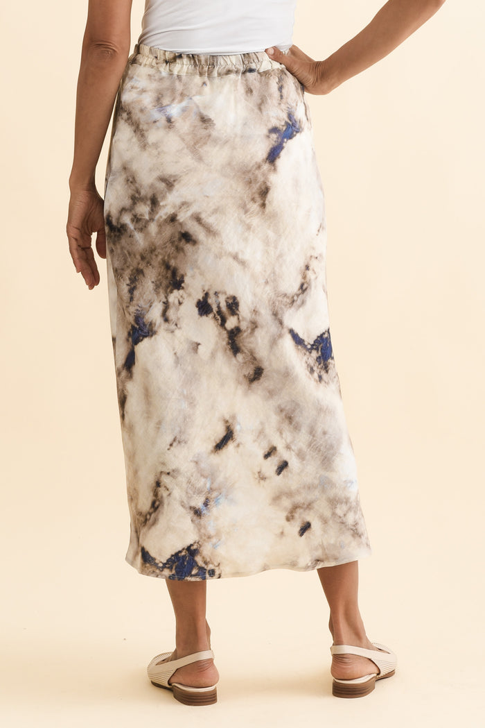 Modena Taupe Abstract Linen Midi Skirt,Brunette model,alt text|model:Cara
