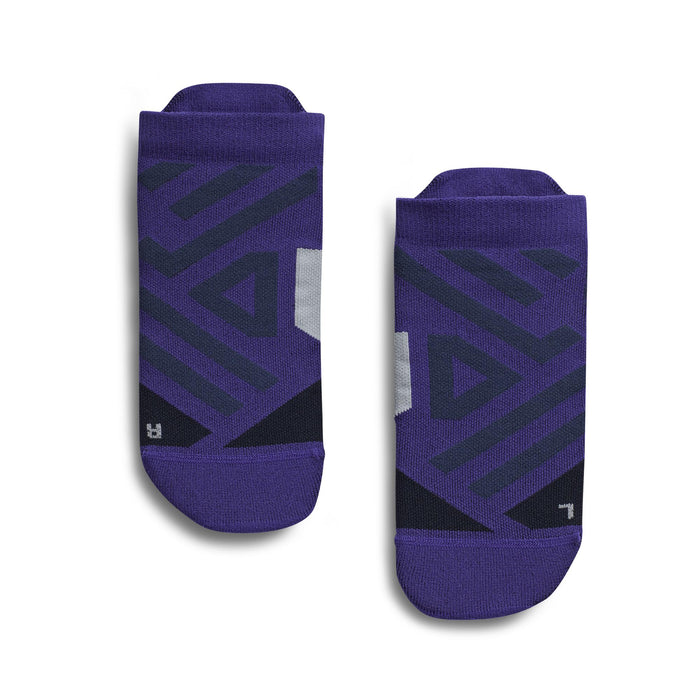 On Running women's low-cut performance socks in purple with geometric mesh detailing and arch support.