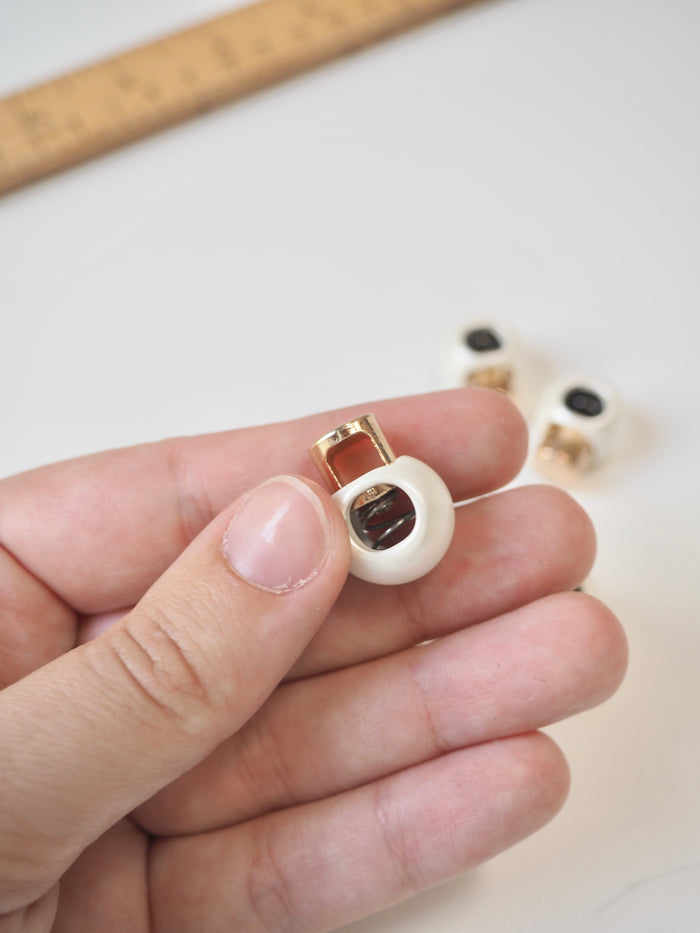 Pearl + Rose Gold Cord Toggle 20mm