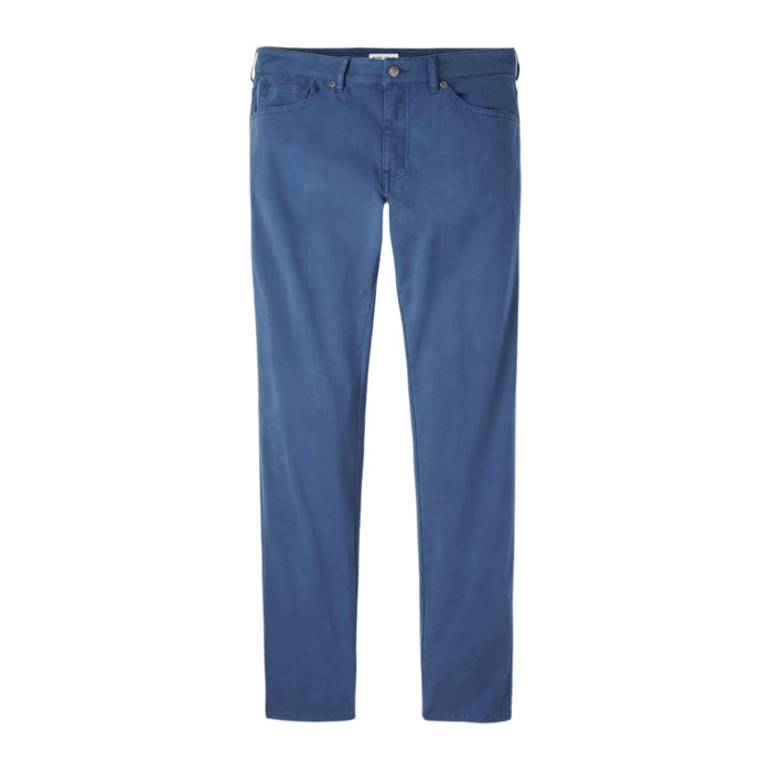 Peter Millar blue sateen five-pocket pants in a classic fit with a comfortable waistband and soft cotton-blend fabric.