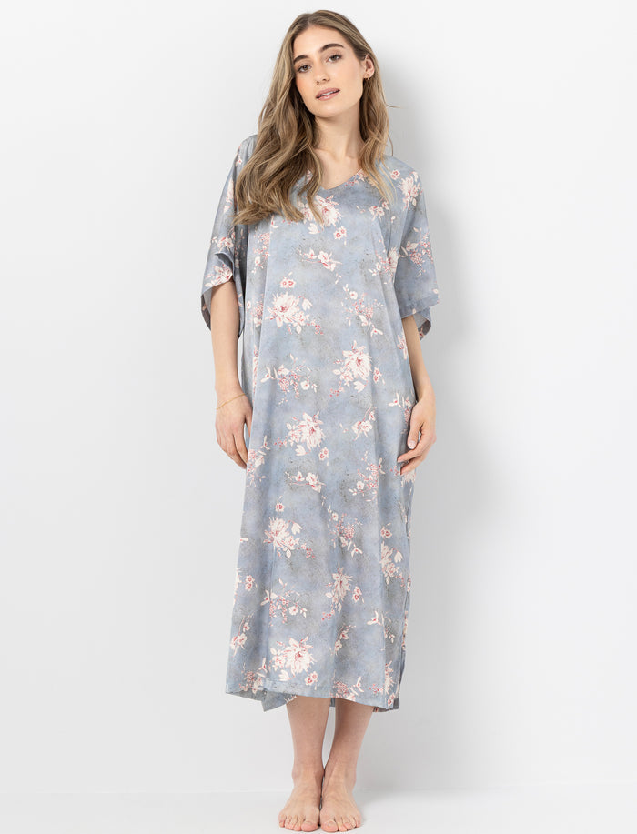 Robe de nuit fleurie en satin
