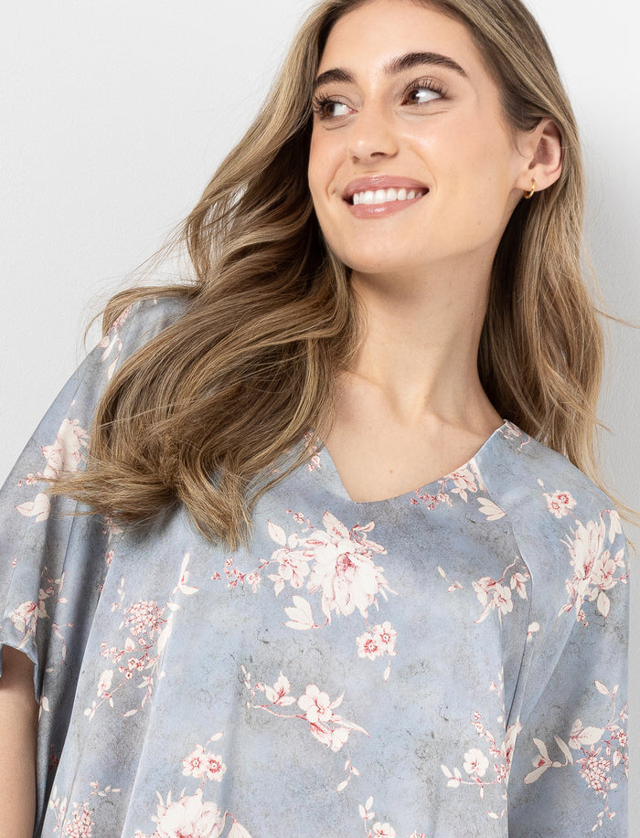 Robe de nuit fleurie en satin