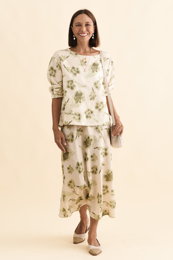 Saloma Cream Floral Linen Scoop Neck Top,Brunette model,alt text|model:Cara