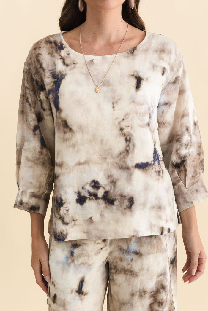 Saloma Taupe Abstract Linen Scoop Neck Top,Brunette model,alt text|model:MJ