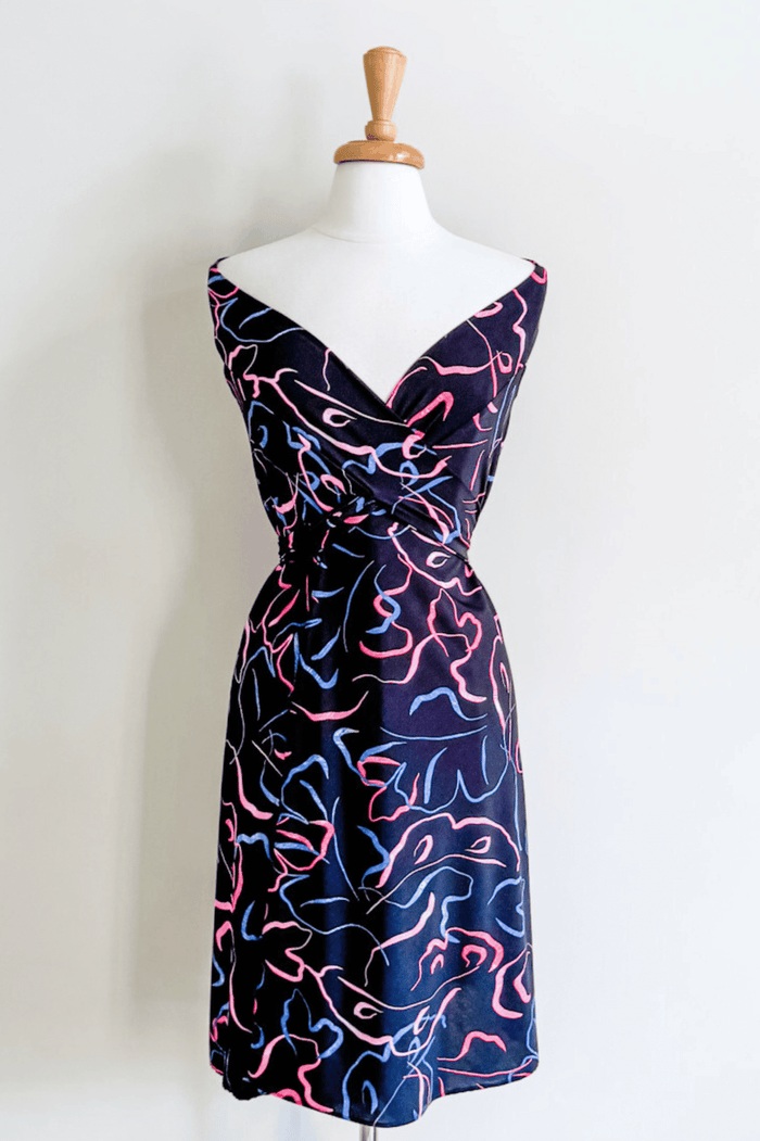 Short Goddess Dress in Red Ribbon
