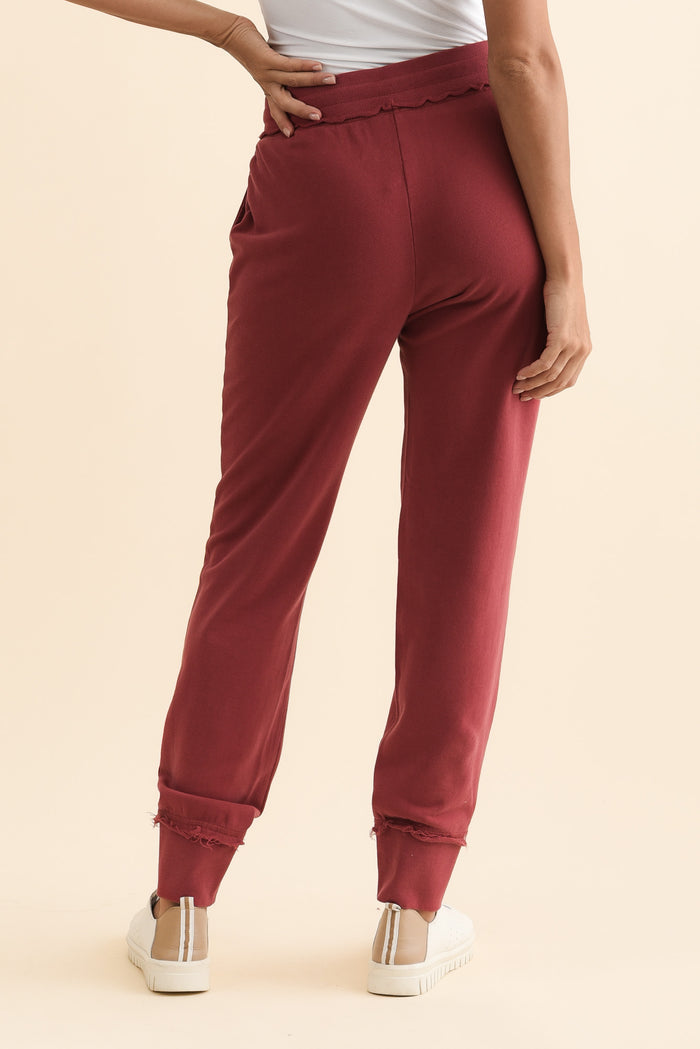 Simplified Cherry Cotton Drawstring Sweatpants,Brunette model,alt text|model:Brontie