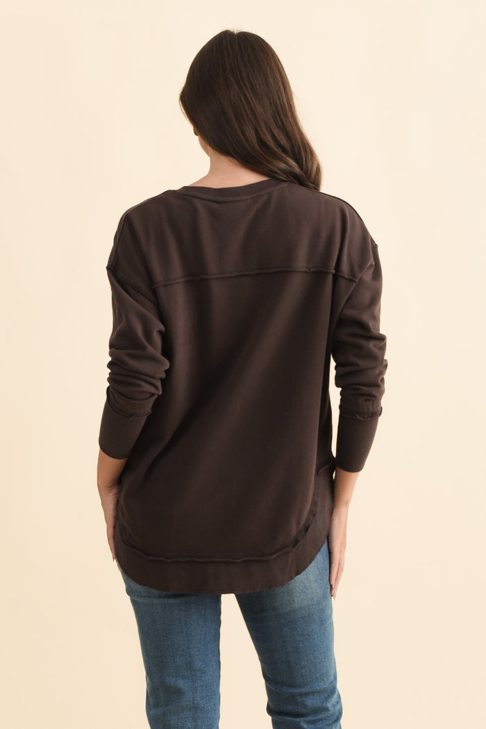 Simplified Chocolate Cotton Crewneck Sweatshirt,Brunette model,alt text|model:MJ