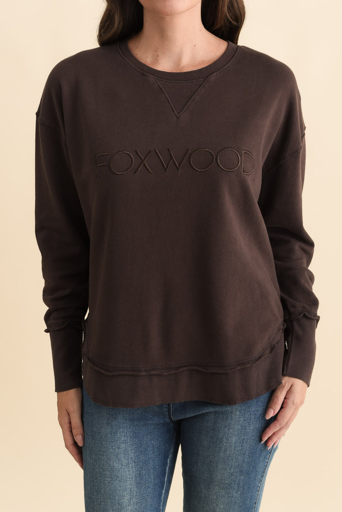 Simplified Chocolate Cotton Crewneck Sweatshirt,Brunette model,alt text|model:MJ