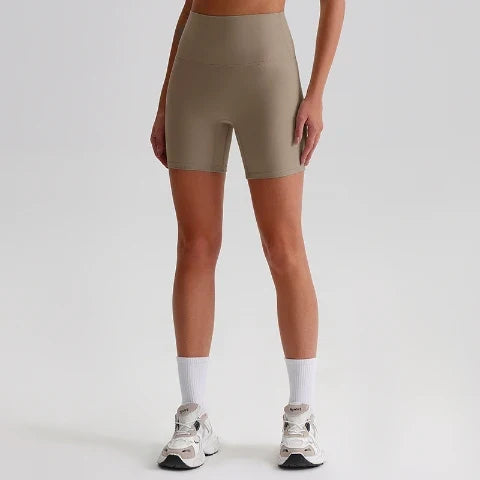 Sand colored / shorts / S