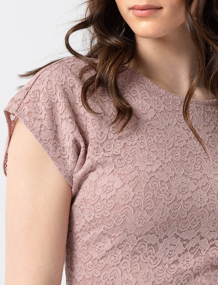 T-shirt en dentelle à dos ouvert