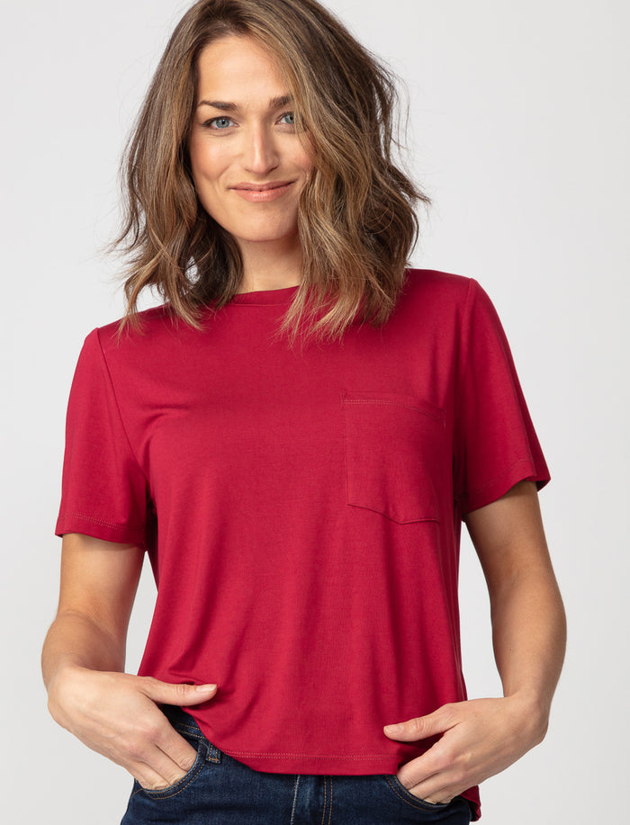 T-shirt uni à poche plaquée