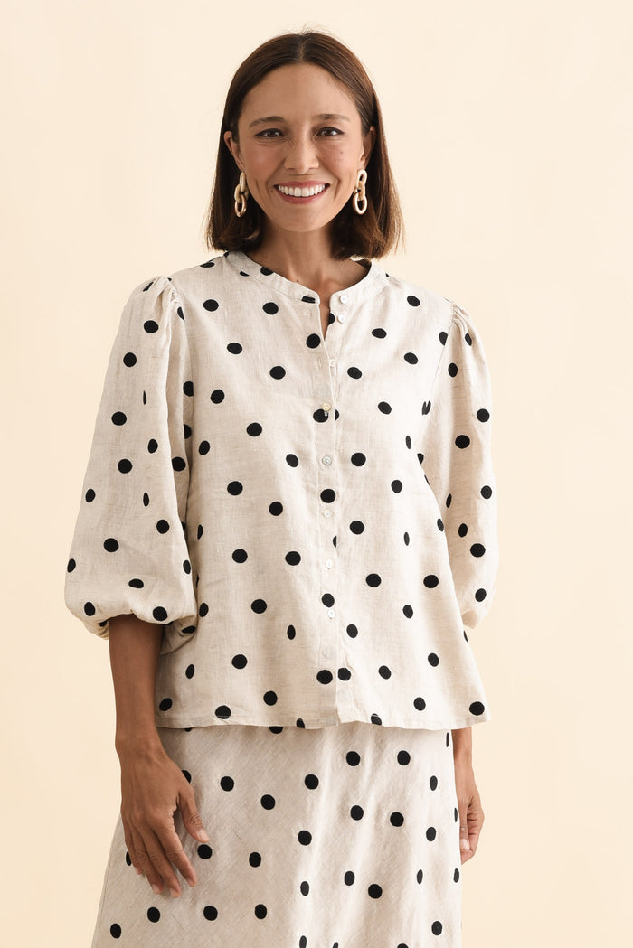 Teya Beige Spot Linen Puff Sleeve Blouse,Brunette model,alt text|model:Cara